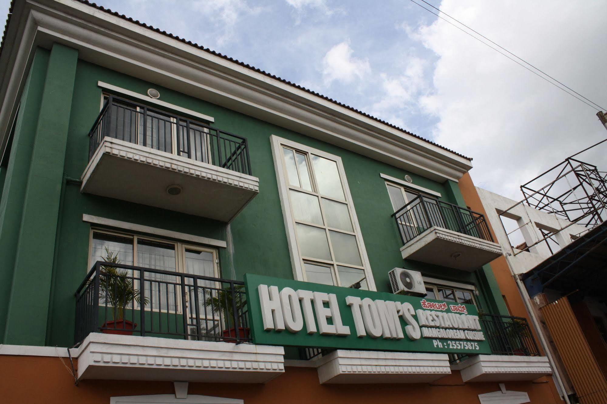 Tom'S Hotel Бангалор Экстерьер фото